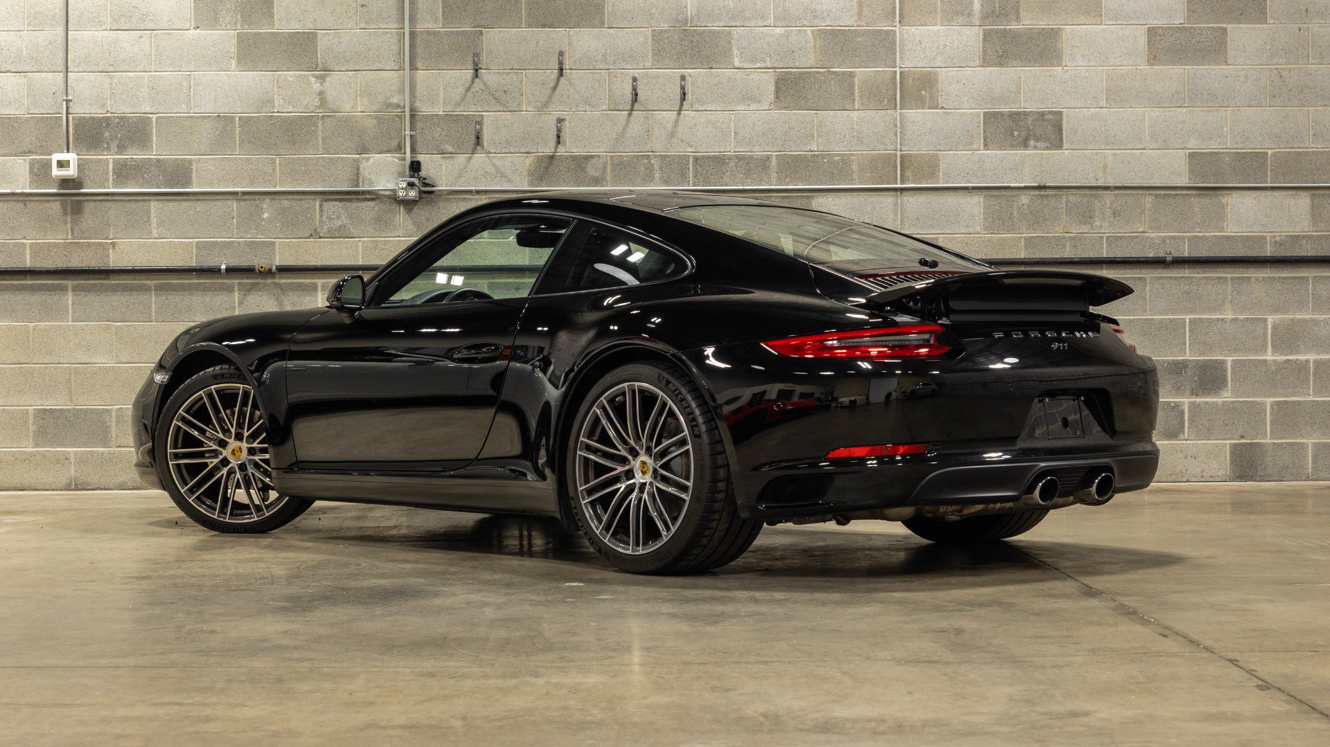 Used 2018 Porsche 911 Carrera RWD image 5