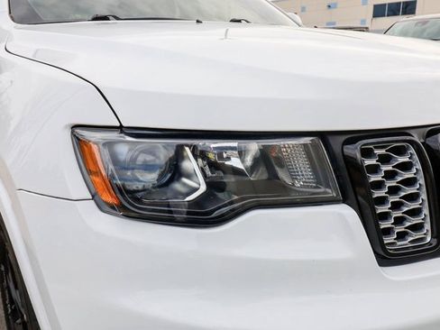 Used 2020 Jeep Grand Cherokee Altitude image 18