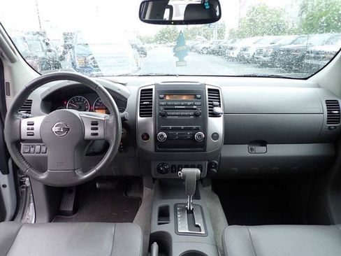 Used 2012 Nissan Frontier SL w/ Moonroof Pkg AWD/4WD image 13