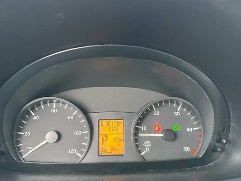 Used 2011 Mercedes-Benz Sprinter 2500 image 16