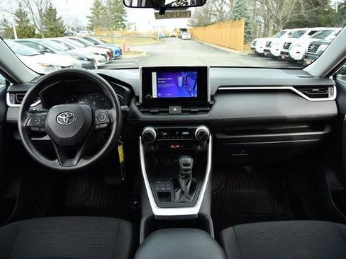 Used 2024 Toyota RAV4 LE image 8