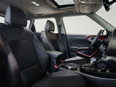 Certified 2025 Kia Soul GT-Line w/ GT-Line Technology Package FWD image 25
