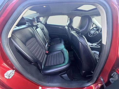 Used 2017 Ford Fusion SE w/ Equipment Group 201A FWD image 22
