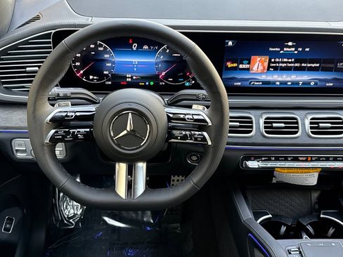 New 2026 Mercedes-Benz GLS 450 4MATIC image 25