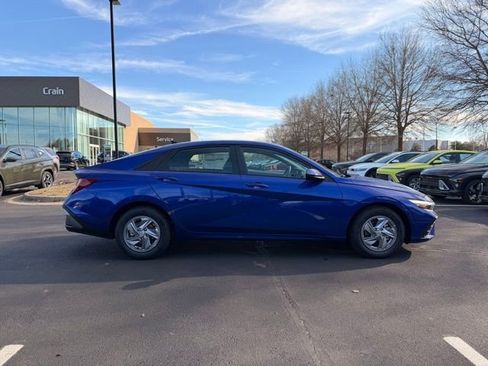 New 2026 Hyundai Elantra SE image 8