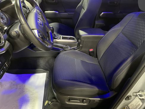 Used 2021 Toyota Tacoma SR5 image 10