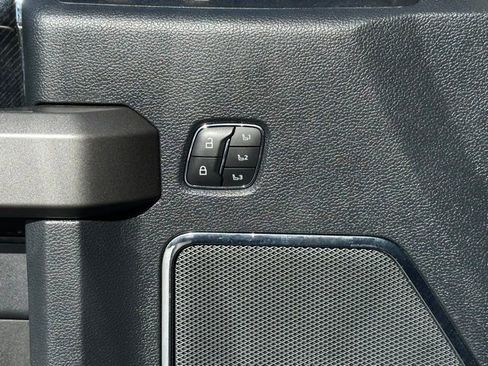 Used 2022 Ford F250 Platinum image 16