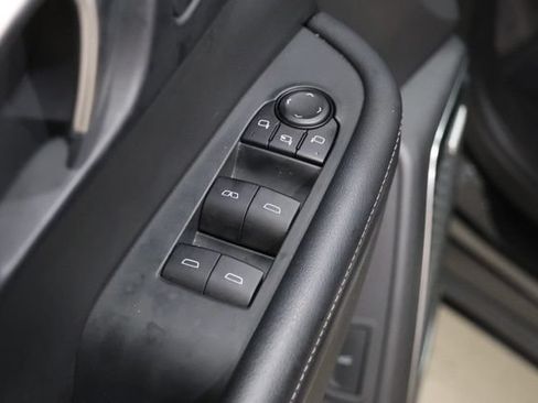 Used 2025 Buick Enclave Preferred FWD image 19