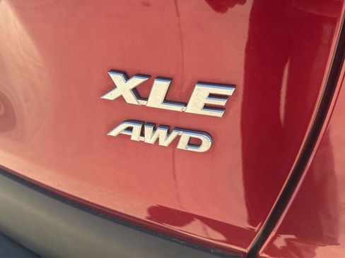 Used 2019 Toyota RAV4 XLE Premium w/ Cold Weather Package AWD/4WD image 37