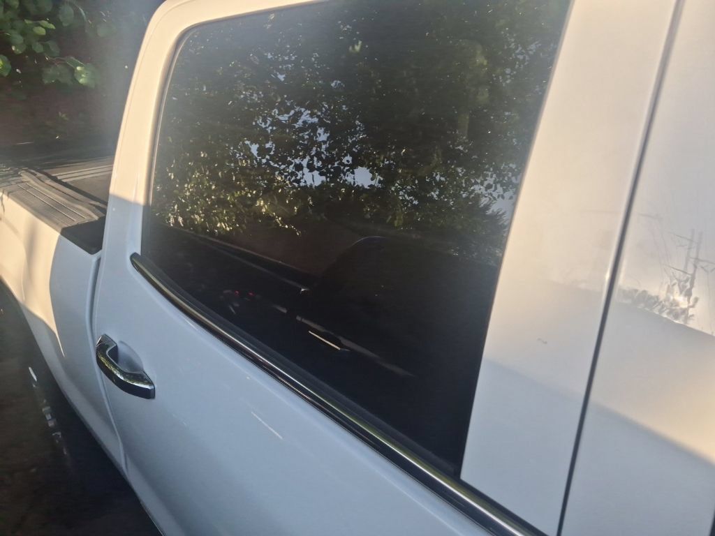 Used 2019 GMC Sierra 2500 SLT w/ Duramax Plus Package AWD/4WD image 27