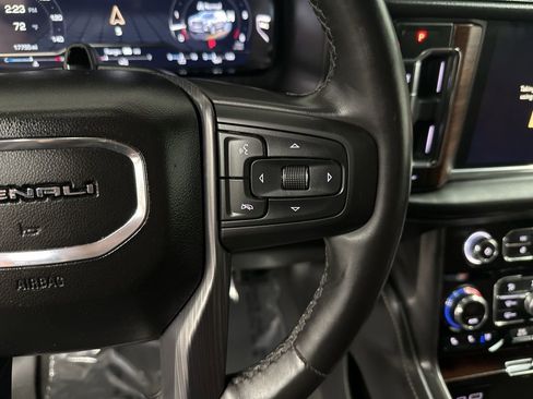 Used 2024 GMC Yukon Denali Ultimate AWD/4WD image 15