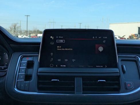 Used 2024 GMC Yukon XL SLT image 21