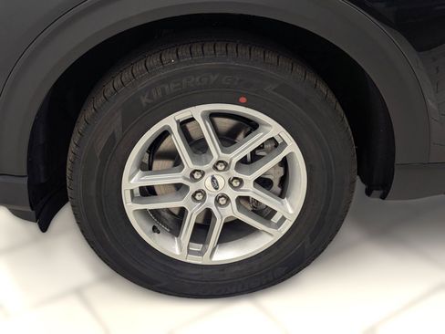 New 2026 Ford Explorer Active image 9