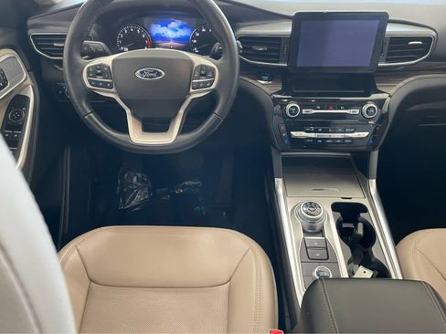 Certified 2022 Ford Explorer Limited w/ Equipment Group 301A image 10