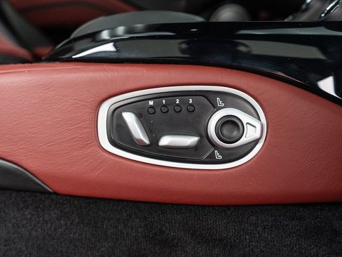 Used 2021 Aston Martin V8 Vantage Roadster RWD image 40