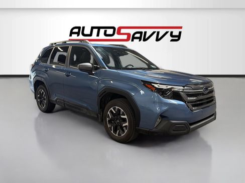 Used 2025 Subaru Forester Premium AWD/4WD image 1