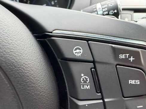 Used 2017 Jaguar F-PACE Prestige AWD/4WD image 17
