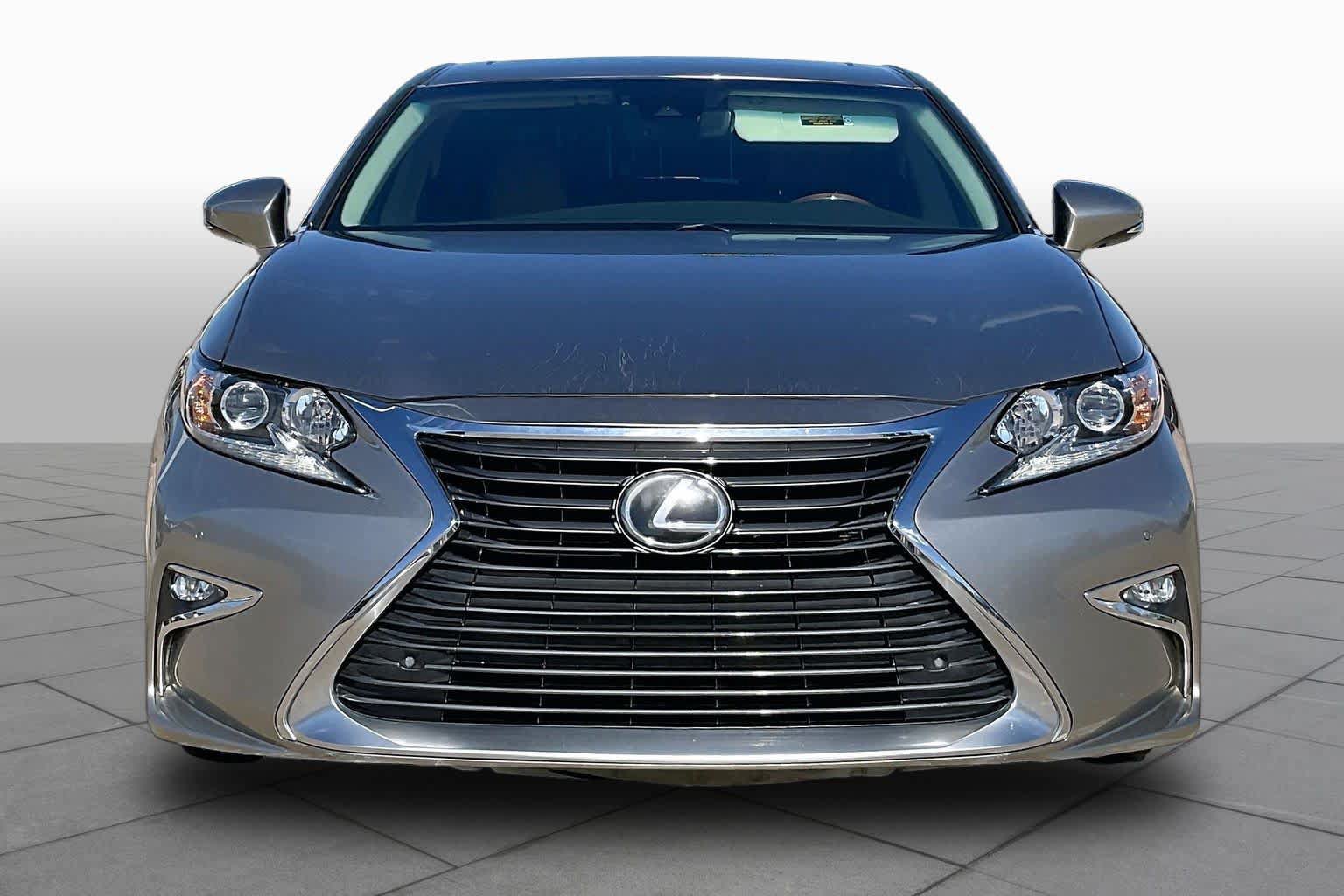 Used 2017 Lexus ES 350 w/ Navigation System Package FWD image 3