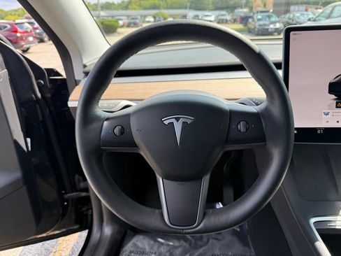 Used 2023 Tesla Model Y Long Range AWD/4WD image 12