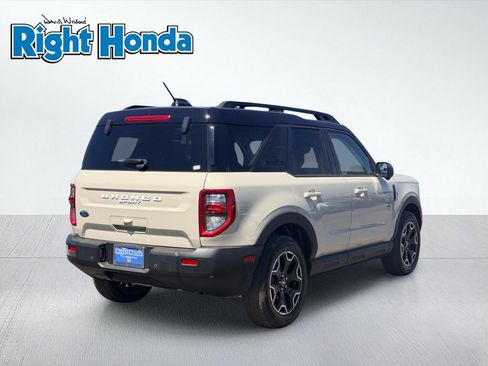 Used 2025 Ford Bronco Sport Outer Banks w/ Outer Banks Tech Package+ AWD/4WD image 7