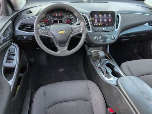 Used 2023 Chevrolet Malibu LT image 28