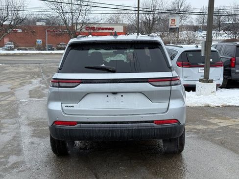 New 2026 Jeep Grand Cherokee Altitude AWD/4WD image 7