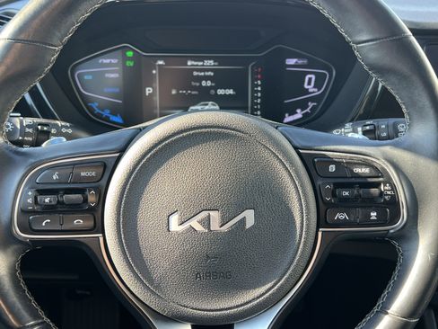 Certified 2022 Kia Niro EX Premium image 28