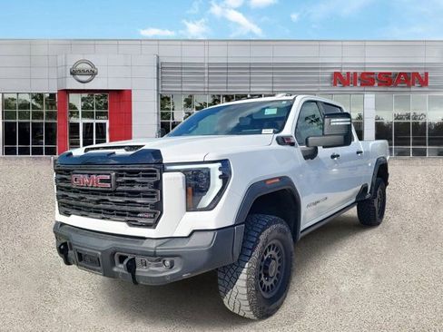 Used 2024 GMC Sierra 2500 AT4X w/ AT4X AEV Edition image 9