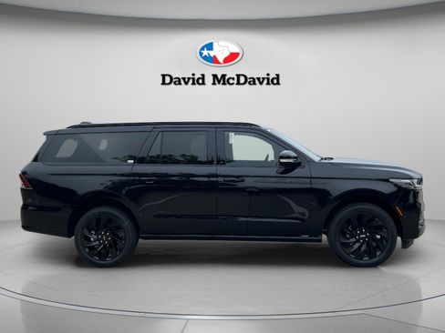 New 2026 Lincoln Navigator L Reserve w/ Jet Appearance Package AWD/4WD image 8