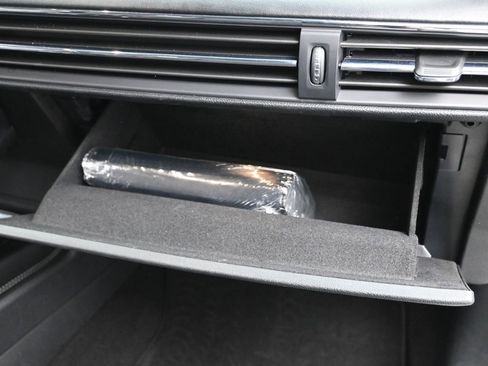 Used 2022 Lincoln Corsair FWD w/ Premium Package image 34