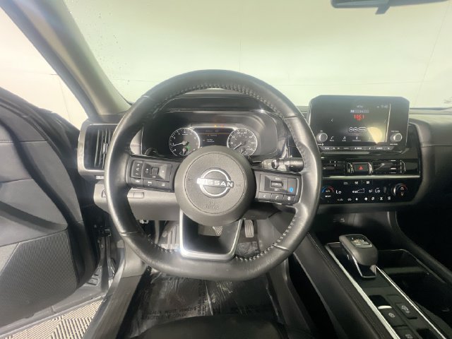 Used 2023 Nissan Pathfinder SV FWD image 14