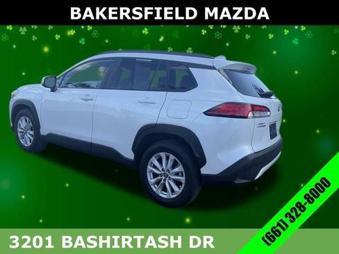 Used 2024 Toyota Corolla Cross LE image 3