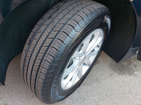 Used 2021 Chevrolet Equinox LT image 37