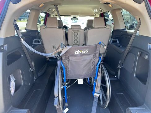 Used 2024 Honda Odyssey EX image 44