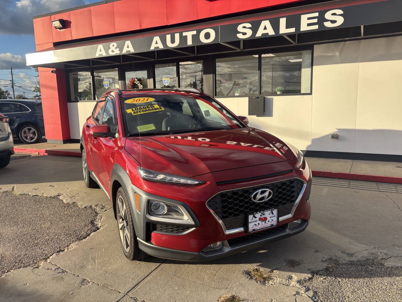 Used 2021 Hyundai Kona Limited w/ Cargo Package AWD/4WD image 3