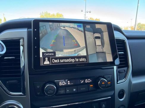 Used 2018 Nissan Titan PRO-4X w/ Pro-4x Convenience Package AWD/4WD image 24