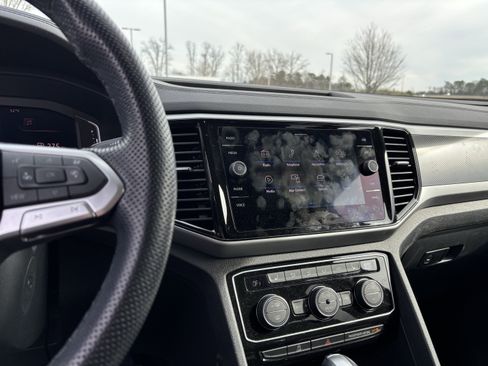 Used 2022 Volkswagen Atlas SEL R-Line image 31