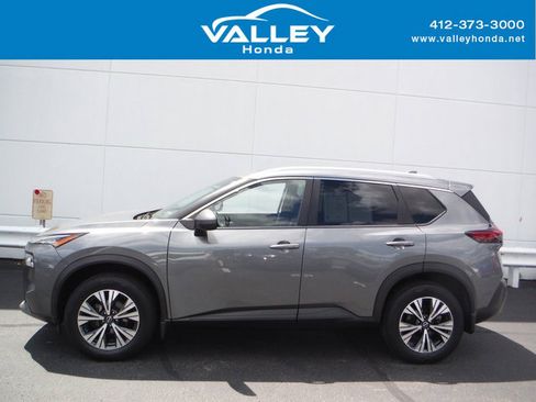 Used 2022 Nissan Rogue SV w/ SV Premium Package AWD/4WD image 2