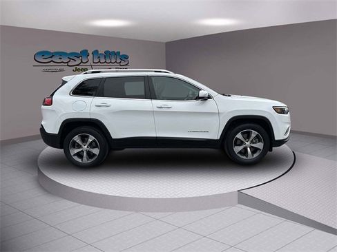 Certified 2019 Jeep Cherokee Limited image 2