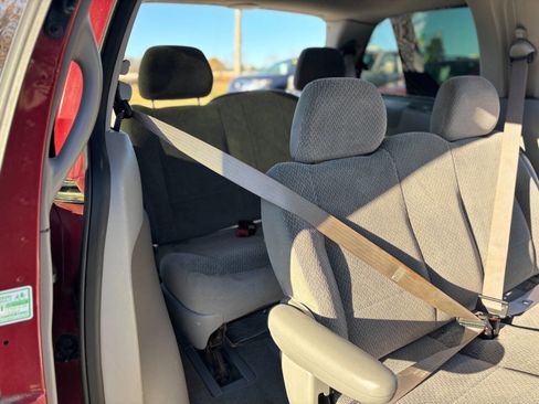 Used 2002 Ford Windstar LX image 18