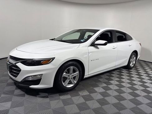 Used 2024 Chevrolet Malibu LT FWD image 2