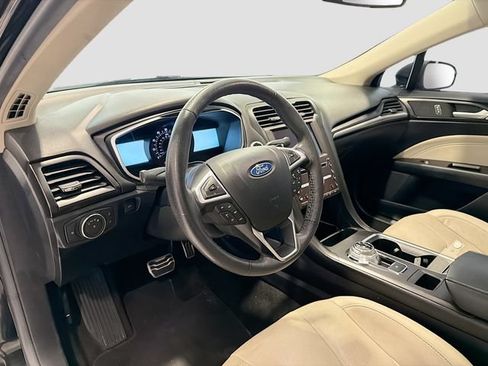Used 2018 Ford Fusion Titanium AWD/4WD image 9