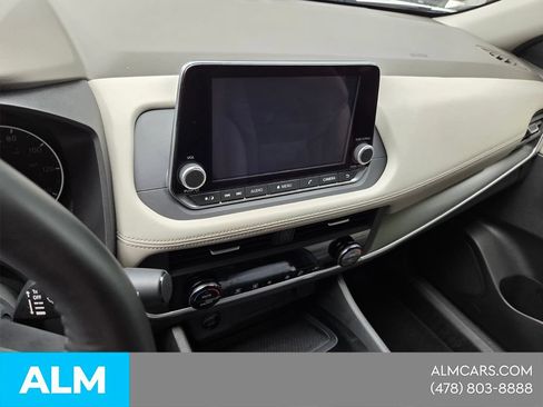 Used 2025 Nissan Rogue SV FWD image 15