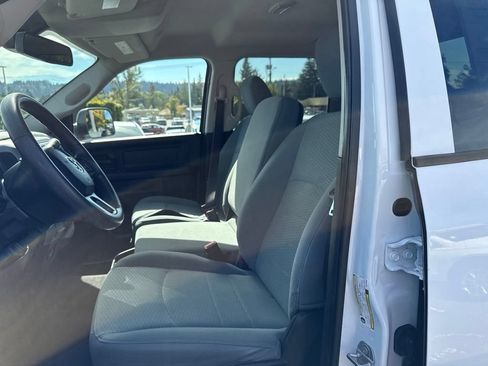 Used 2018 RAM 2500 Tradesman w/ Chrome Appearance Group AWD/4WD image 4