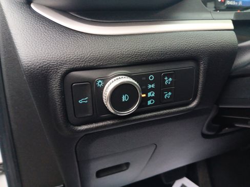 Used 2022 Ford Explorer XLT w/ Equipment Group 202A image 16