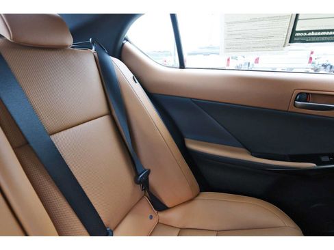 Used 2024 Lexus IS 350 F Sport RWD image 10