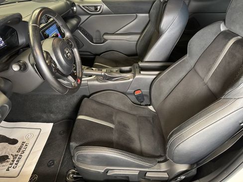 Used 2022 Toyota GR86 Premium RWD image 20