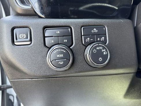 Used 2024 Chevrolet Silverado 2500 LT image 22