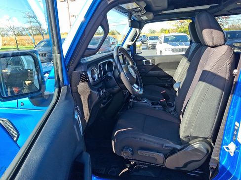 Certified 2022 Jeep Wrangler Unlimited Sahara w/ LED Lighting Group image 13