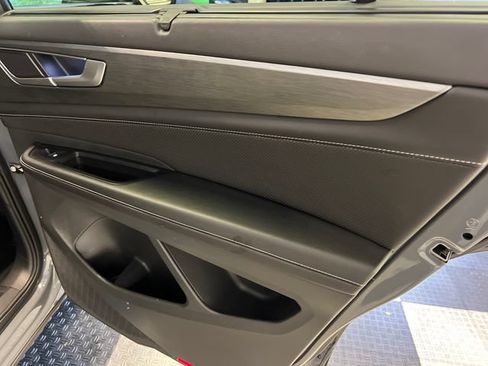 Certified 2024 Volkswagen Atlas Cross Sport SE FWD image 14